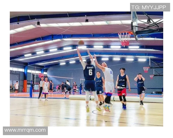 成都篮球队灵活性揭秘：如何在赛场上展现团队智慧与个人技巧