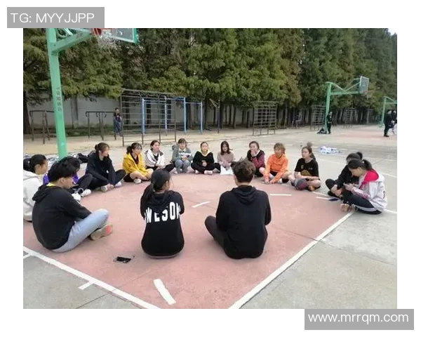 重庆篮球队的奋斗历程与冠军赛背后的故事揭秘