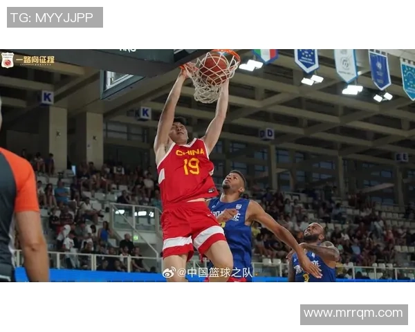 广州篮球队战术解析：如何提升团队协作与进攻效率