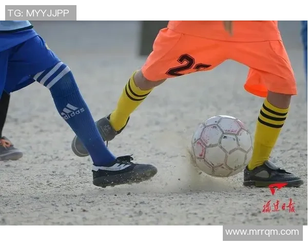 张丽的足球人生：从草地到绿茵场的深度对话与成长故事