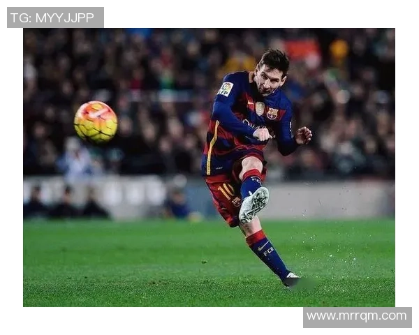 足球明星转身瞬间的精彩瞬间图集展现他们的魅力与风采